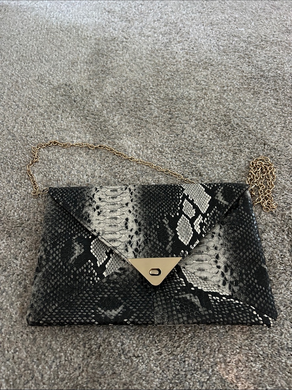 Snake-Print Chain Shoulder Bag in Black and Gray